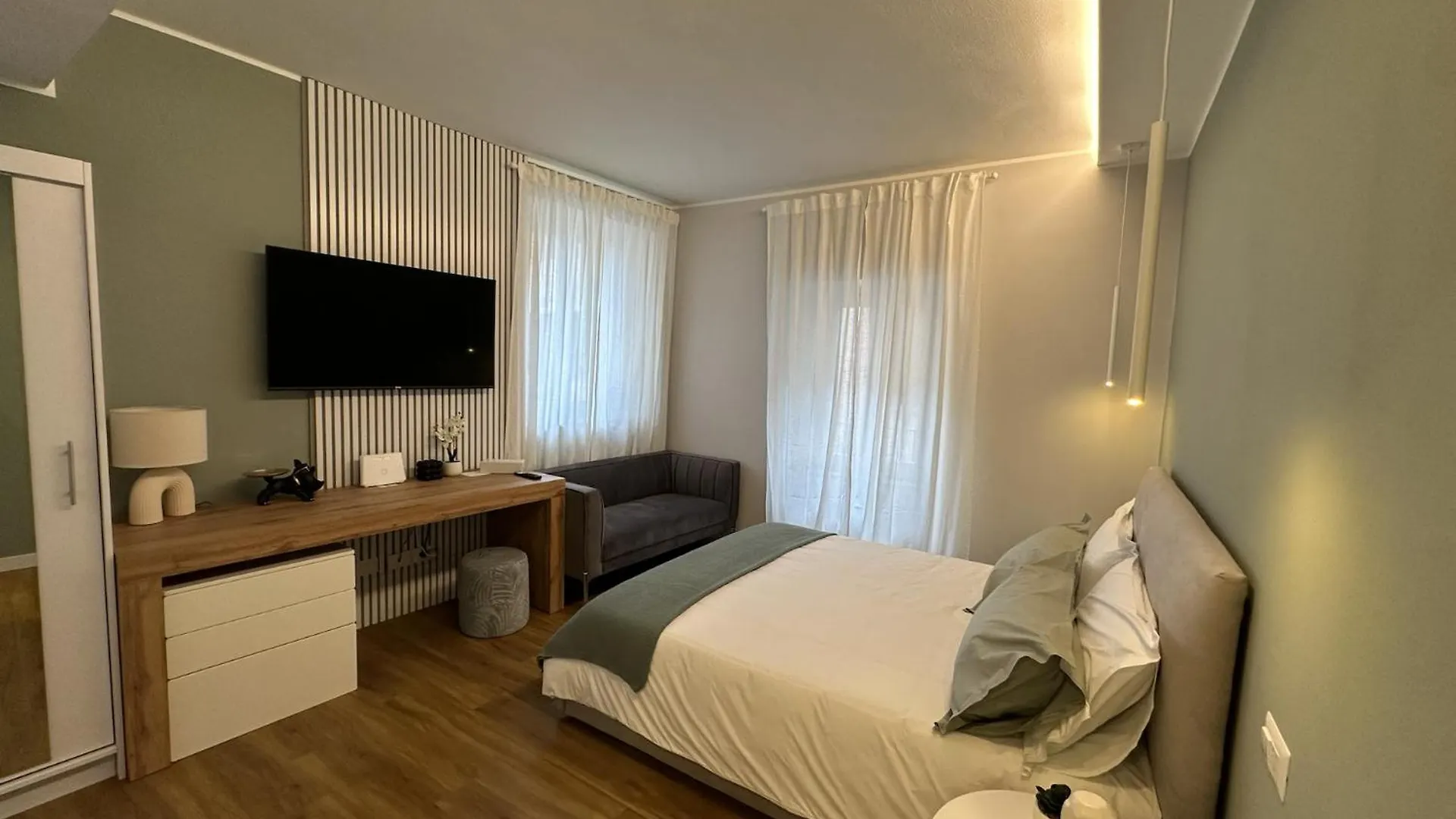 The Captain'S Apartments Sirocco - City Center Leonardo Academy Sesto Calende Italy