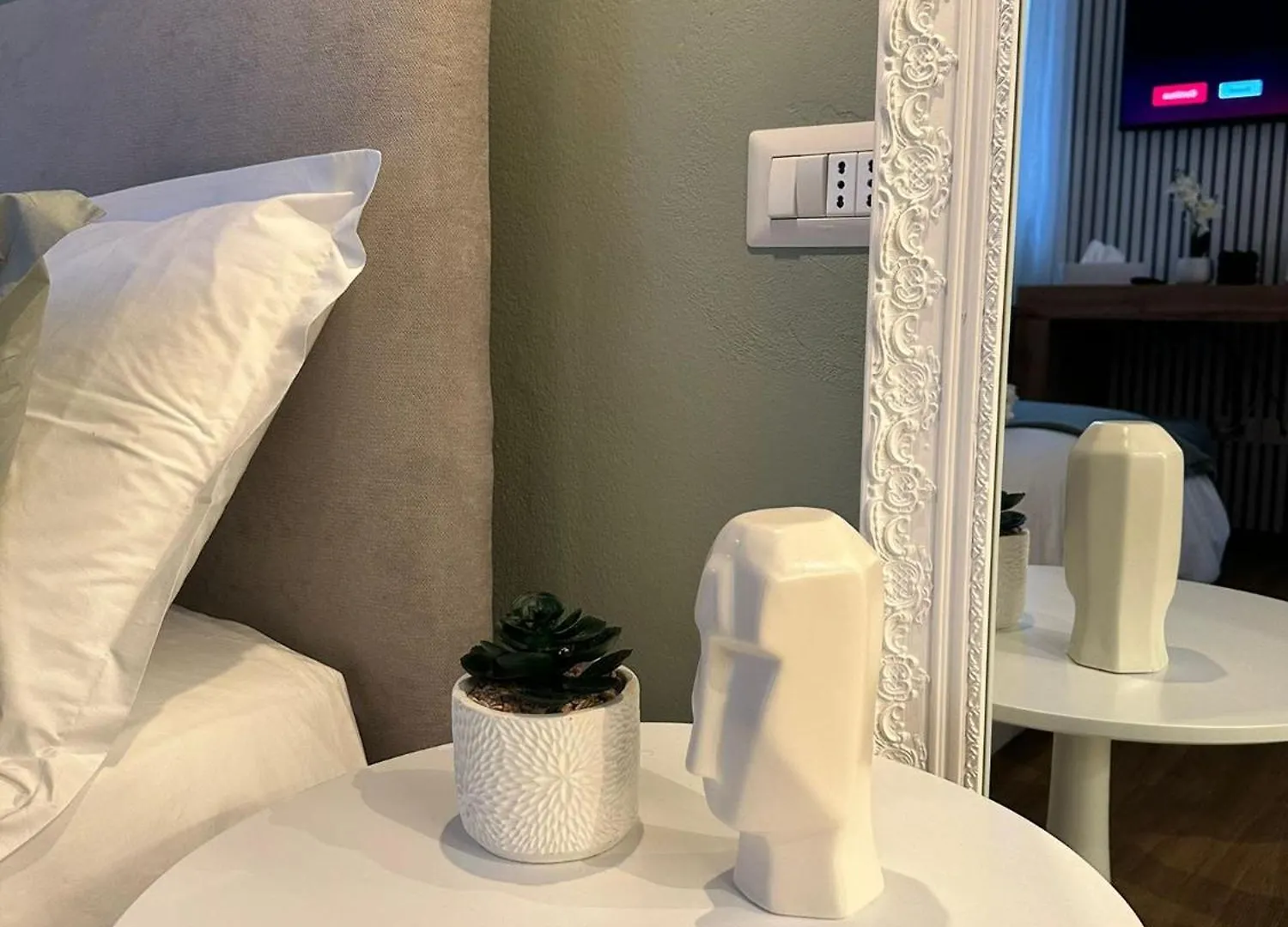 The Captain'S Apartments Sirocco - City Center Leonardo Academy Sesto Calende 0*,  Italy